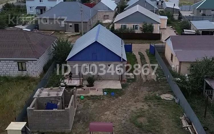 Отдельный дом · 4 комнаты · 100 м² · 6 сот., мкр. Зачаганск пгт, Мкр. Зачаганск пгт птицы фабрика Тауелсиздик 137 137 — Птицы фабрика Тауелсиздик 137 за 17 млн 〒 в Уральске — фото 2