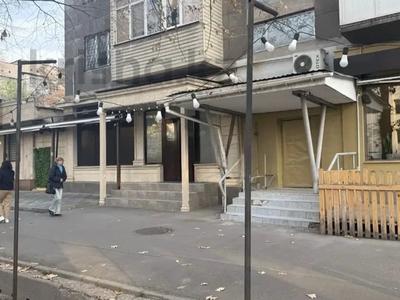 Свободное назначение, офисы, магазины и бутики, салоны красоты, фитнес и спорт, медцентры и аптеки, образование, развлечения, конференц-залы, кабинеты и рабочие места, студии · 100 м² за 1.2 млн ₸ в Алматы, Медеуский р-н