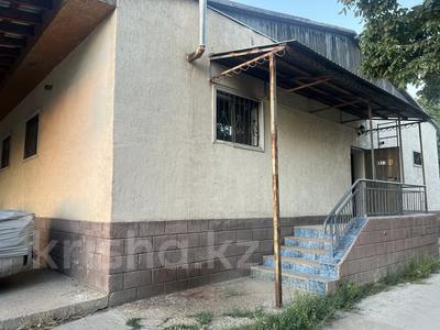 Свободное назначение, офисы, магазины и бутики, склады, общепит, салоны красоты, бани, гостиницы и зоны отдыха, фитнес и спорт, медцентры и аптеки, образование, развлечения, конференц-залы, кабинеты и рабочие места, студии · 350 м² за 1.2 млн ₸ в Шымкенте, Туран р-н