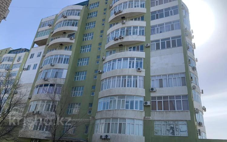 5-комнатная квартира, 236 м², 9/10 этаж, сатпаева 35 за 100 млн 〒 в Атырау — фото 9