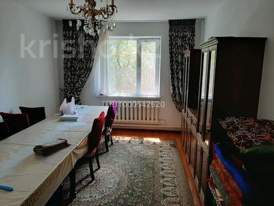 Отдельный дом · 4 комнаты · 120 м² · 8 сот., мкр Самал-2 66 — Пересечении улиц Қ.Қазиев и Келешек, район дендропарка за ~ 63.4 млн 〒 в Шымкенте, Абайский р-н