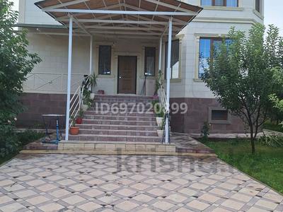 Отдельный дом · 8 комнат · 405 м² · 10 сот., 1 квартал 19 — Напротив магазина Астана за 700 000 〒 в Жанатурмысе
