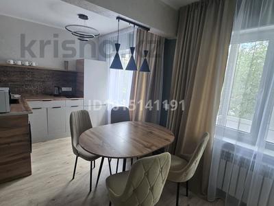 2-комнатная квартира · 45 м² · 2/5 этаж, Назарбаева 3/1 — Раон Дворца спорта, напротив "Даниэля", за магазином "Статус" за 2 750 ₸ в Усть-Каменогорске, Ульбинский