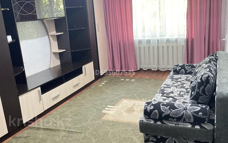 1-комнатная квартира, 33 м², 1/5 этаж помесячно, мкр Тастак-2 111