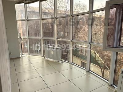 Свободное назначение, офисы, салоны красоты, образование, конференц-залы, кабинеты и рабочие места, студии · 12 м² за 140 000 〒 в Алматы, Медеуский р-н