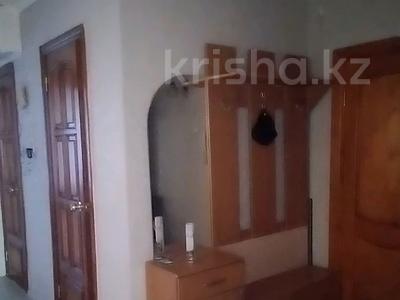 3-бөлмелі пәтер · 72 м² · 4/5 қабат, Толстого 12, бағасы: 240 000 ₸ в Усть-Каменогорске, Ульбинский