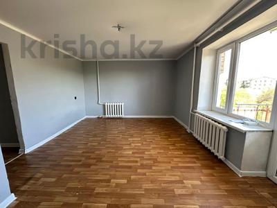 1-бөлмелі пәтер · 33 м² · 4/5 қабат, Самал 8, бағасы: 12.5 млн ₸ в Талдыкоргане, мкр Самал