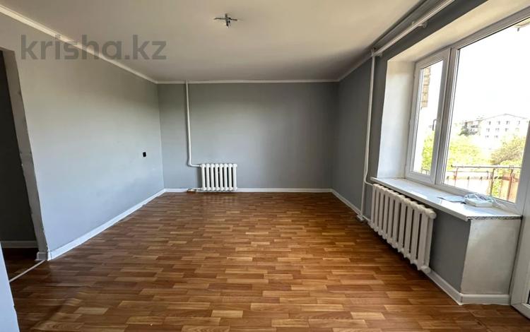 1-бөлмелі пәтер · 33 м² · 4/5 қабат, Самал 8, бағасы: 12.5 млн ₸ в Талдыкоргане, мкр Самал — фото 4