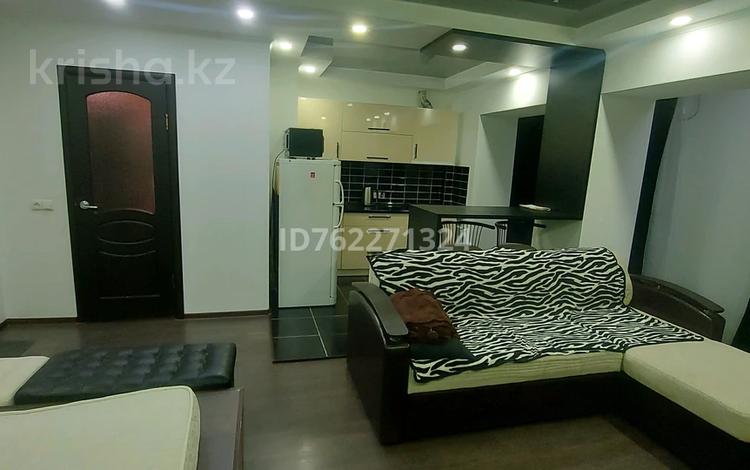 1-бөлмелі пәтер · 45 м², 12-й мкр 33, бағасы: 9 млн ₸ в Актау — фото 2