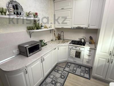 2-комнатная квартира · 62 м² · 2/3 этаж, мкр Жеруйык, Нарембаева 17/2 за 33 млн 〒 в Атырау