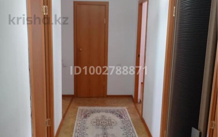 3-бөлмелі пәтер · 76 м² · 3/5 қабат, 10 микрорайон 13 — Спицына-Победоносцева, бағасы: 28 млн ₸ в Балхаше — фото 2