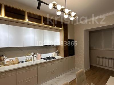 3-комнатная квартира · 120 м² · 2/6 этаж, мкр. Алтын орда, Ораз Татеулы 19Б — Возле школы Акбобек за 52 млн 〒 в Актобе