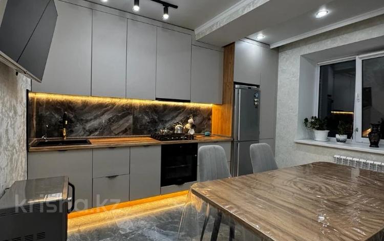 3-комнатная квартира · 87.6 м² · 8/9 этаж, мкр. Алтын орда за 38.5 млн ₸ в Актобе — фото 5