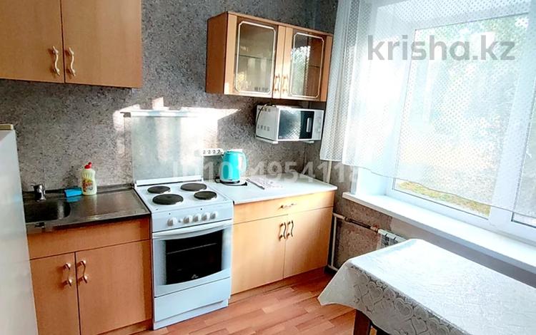 1-бөлмелі пәтер · 34 м² · 1/5 қабат, Бауыржана Момышулы 23, бағасы: 10 000 ₸ в Аксу — фото 2