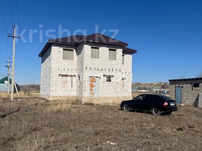 Отдельный дом · 6 комнат · 245 м² · 10 сот., Акжар 133 за 15 млн 〒 в Актобе, мкр Акжар