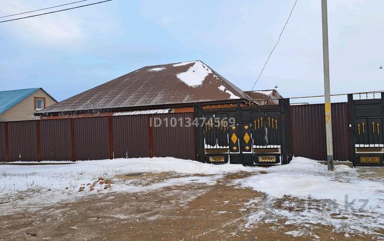 Жеке үй · 4 бөлме · 200 м² · 10 жүзд., Бауырластар, Сокпакбаев, бағасы: 27 млн ₸ в Актобе, жилой массив Бауырластар — фото 2