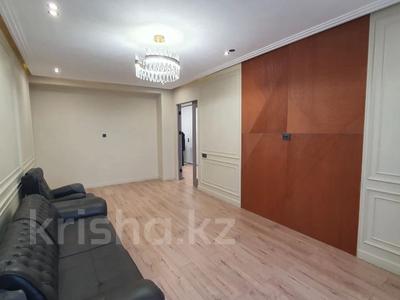 2-комнатная квартира · 90 м² · 7/10 этаж, Кулманова 35 за 50 млн 〒 в Атырау