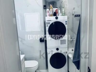 2-комнатная квартира · 65 м² · 4/7 этаж, Ж/к шұғыла 10а — Уй ремонтталған таза жарык, кыста жылы коршилеор керемет, подездь таза,камера бар,лифт бар,коршілер керемет за 25 млн ₸ в Жанаозен