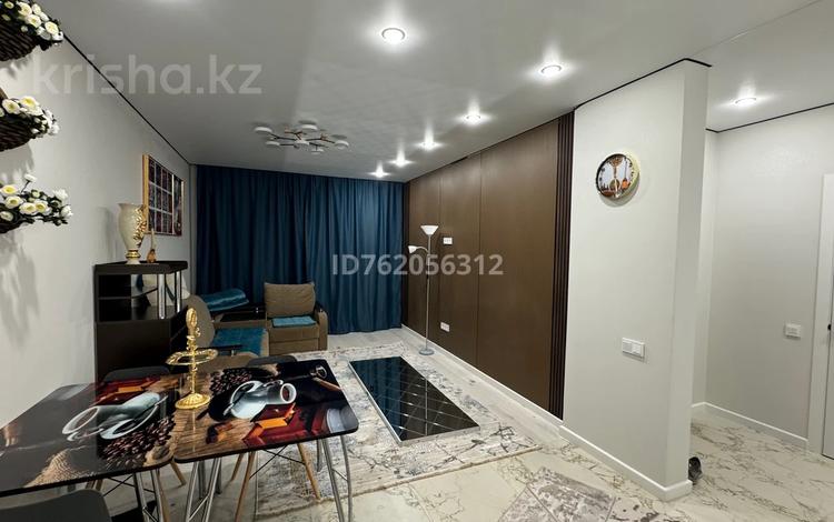 2-комнатная квартира · 50 м² · 1/9 этаж, мкр Думан-2, Ул.Райымбек батыра 161 б за 300 000 ₸ в Алматы, Медеуский р-н — фото 2