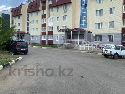 Продажа квартир в Восточно-Казахстанской обл.: 2-комнатная квартира · 57 м² · 1/5 этаж, Аль_фараби 38/2 за 19.9 млн 〒 2-комнатная квартира · 57 м² · 1/5 этаж, Аль_фараби 38/2 за 19.9 млн 〒 в Усть-Каменогорске
