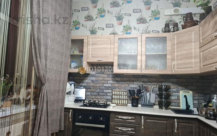 3-бөлмелі пәтер · 76 м² · 1/3 қабат, Узенка, медицинская 70, бағасы: 10 млн ₸ в Караганде, Алихана Бокейханова р-н — фото 2