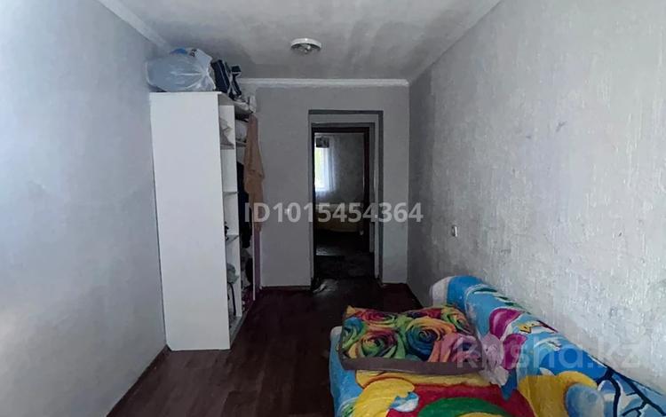 3-комнатная квартира · 53 м² · 1/5 этаж, бозтаева 4 за 18 млн ₸ в Семее — фото 2