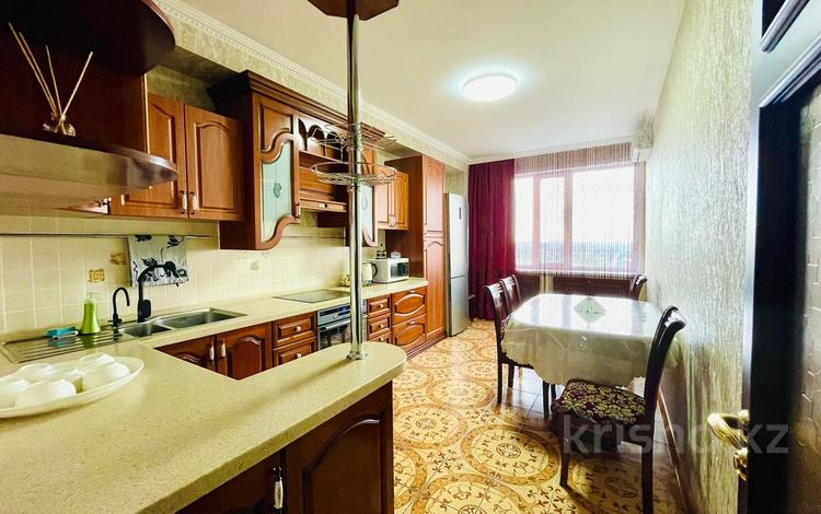 3-бөлмелі пәтер · 160 м² · 11/11 қабат, Исиналиева 1, бағасы: 750 000 ₸ в Павлодаре — фото 2