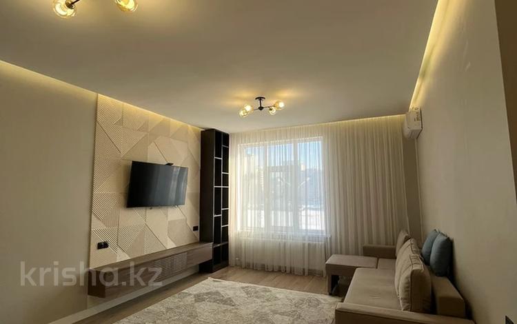 4-комнатная квартира, 130 м², 5/15 этаж помесячно, Акмешит 17