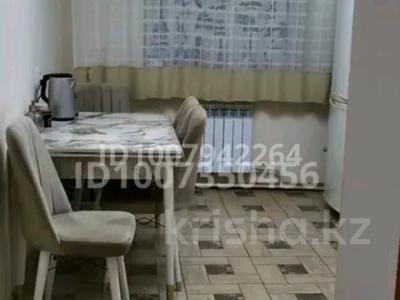 3-бөлмелі пәтер · 80 м² · 2/5 қабат, Есенберлина 8, бағасы: 36.5 млн ₸ в Усть-Каменогорске, Ульбинский