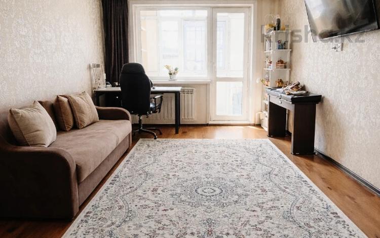 2-комнатная квартира · 46 м² · 5/5 этаж, мкр Юго-Восток, Дюсембекова — Детский сад №146 "Балауса", Средняя школа №59, Этнопарк им. 10-летия Независимости Казахстана, Карагандинская областная центральная мечеть за 15.5 млн ₸ в Караганде, Казыбек би р-н — фото 2