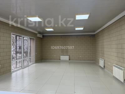 Офисы, образование, кабинеты и рабочие места, студии · 60 м² за 400 000 〒 в Шымкенте, Абайский р-н