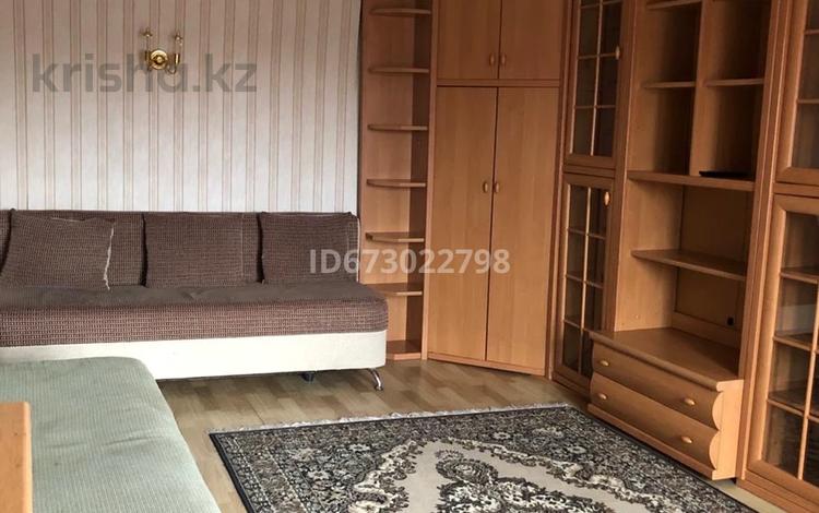 1-комнатная квартира, 40 м², 4/9 этаж помесячно, Назарбаева-Казахстанская 101 за 85 000 〒 в Талдыкоргане — фото 10