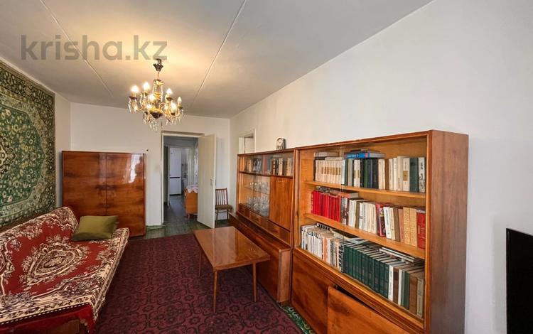 3-комнатная квартира · 63 м² · 5/5 этаж, Пришахтинск, 22й микрорайон 22 за 13.5 млн ₸ в Караганде, Алихана Бокейханова р-н — фото 2
