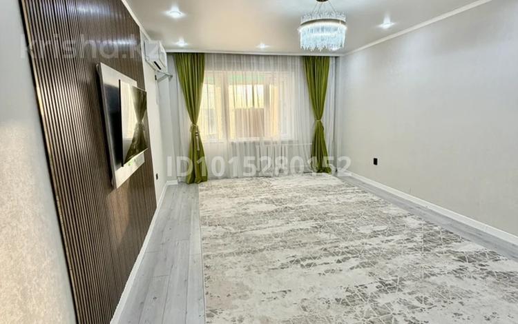 2-комнатная квартира · 76.8 м² · 1/9 этаж, Беркайыра Аманшина 74 за 26 млн ₸ в Атырау — фото 2