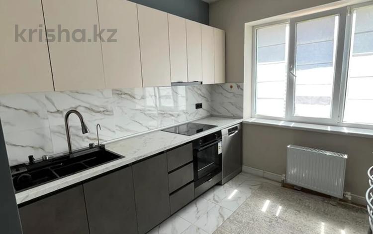 2-комнатная квартира · 56 м², мкр Аккент 1 за 250 000 ₸ в Алматы, Алатауский р-н — фото 2
