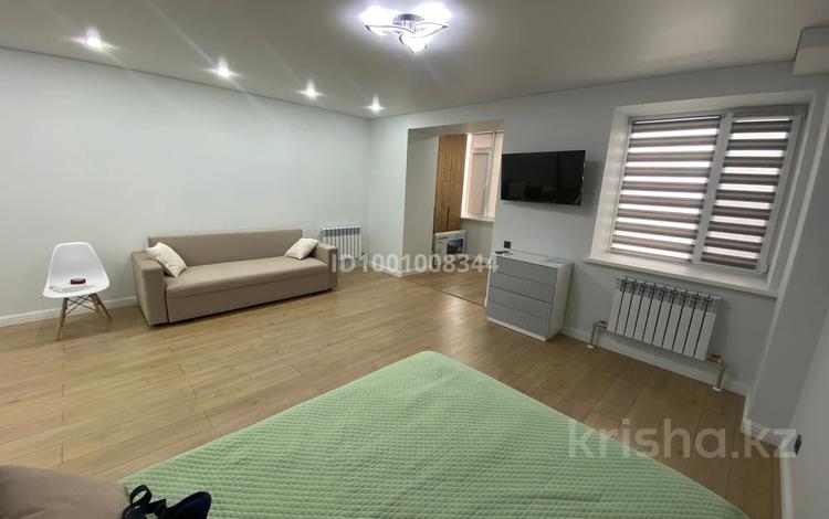 1-бөлмелі пәтер · 46 м² · 9/9 қабат, Джамбула 5 — Возле старого моста, возле областного суда, бағасы: 200 000 ₸ в Семее — фото 2