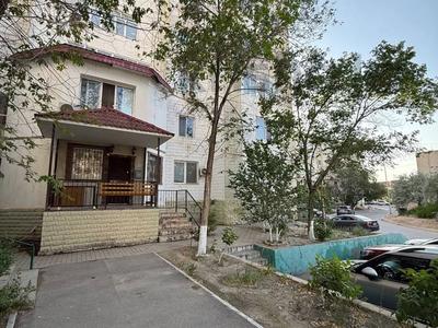 Продажа квартир в Мангистауской обл.: 7-комнатная квартира · 200 м² · 1/5 этаж, 15-й мкр 9 за 78 млн 〒 7-комнатная квартира · 200 м² · 1/5 этаж, 15-й мкр 9 за 78 млн 〒 в Актау