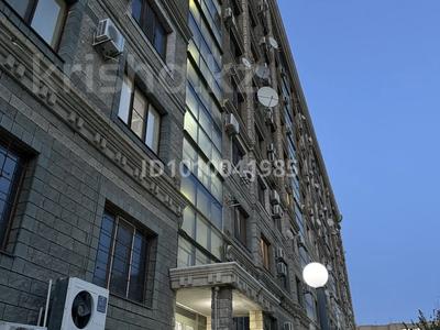 1-бөлмелі пәтер · 50 м² · 4/9 қабат, проспект Каныш Сатпаев 60 — Сатпаева 60, бағасы: 35 млн ₸ в Атырау