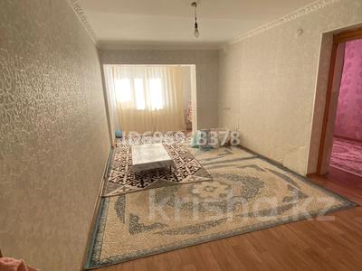 3-комнатная квартира, 60 м², 3/4 этаж, 2-14/15 — 2мектеп Әлия,Адай,Сауле садик базар за 9.5 млн 〒 в Жанаозен