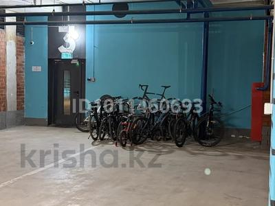 Паркинг · Кабанбай батыра 38/2 за 32 000 ₸ в Астане, Есильский р-н