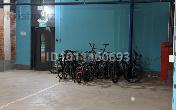Паркинг · Кабанбай батыра 38/2 за 32 000 ₸ в Астане, Есильский р-н — фото 2
