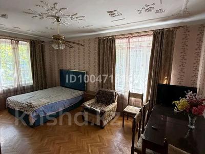 3-комнатная квартира · 75 м² · 2/4 этаж, Шагабутдинова 171 — Центральный стадион. Абая Шагабутдинова за 400 000 ₸ в Алматы, Алмалинский р-н