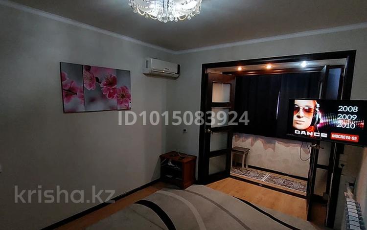 1-комнатная квартира · 50 м² · 5/5 этаж, Кердери за 12 000 ₸ в Уральске, мкр Школьник — фото 2