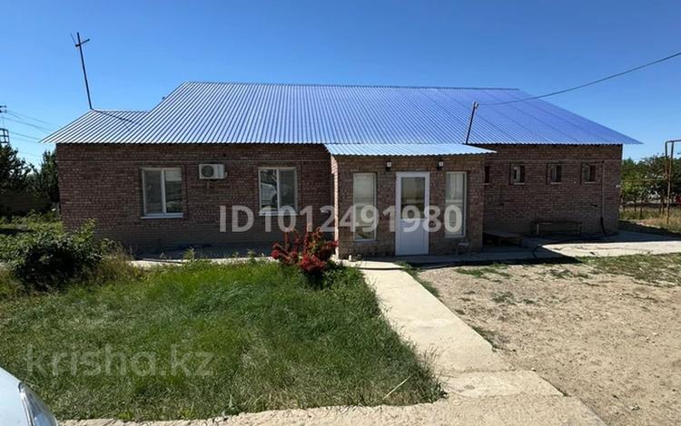 Отдельный дом · 6 комнат · 226.4 м² · 18 сот., мкр Мунайшы, Кайым мухамедханова 29 — На набережной за 80 млн ₸ в Атырау — фото 2