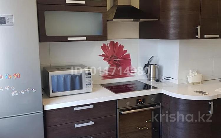 3-бөлмелі пәтер · 80 м² · 8/12 қабат, Сауран 3/1, бағасы: 46 млн ₸ в Астане, Есильский р-н — фото 2
