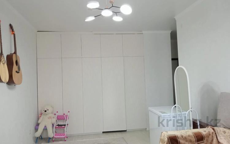 1-бөлмелі пәтер · 42.7 м² · 1/24 қабат, Бейбарыс Султан, бағасы: 22 млн ₸ в Астане, Сарыарка р-н — фото 13