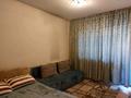 1-комнатная квартира, 36 м² посуточно, мкр Аксай-1А 7 — Толе би за 10 000 〒 в Алматы, Ауэзовский р-н — фото 2