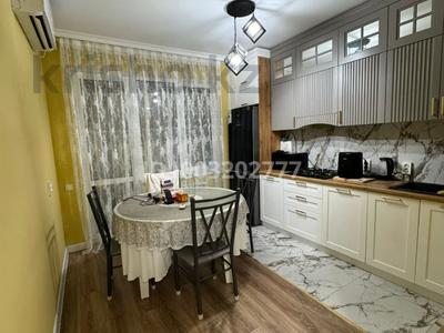 Пәтерлер в Атырауской обл.: 2-бөлмелі пәтер · 52.2 м² · 5/9 қабат, мкр Нурсая, Абулхайр-хана 63/1, бағасы: 300 000 〒 2-бөлмелі пәтер · 52.2 м² · 5/9 қабат, мкр Нурсая, Абулхайр-хана 63/1, бағасы: 300 000 〒 в Атырау