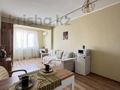 1-комнатная квартира, 30 м², 7/12 этаж помесячно, Шевченко 85 за 290 000 〒 в Алматы, Алмалинский р-н