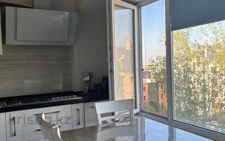 3-комнатная квартира · 100 м² · 8/8 этаж, Достык 46 за 110 млн ₸ в Алматы, Медеуский р-н — фото 2
